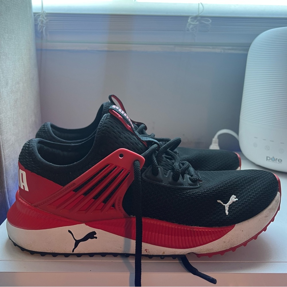 Puma Black and Red Sneakers size 8 mens